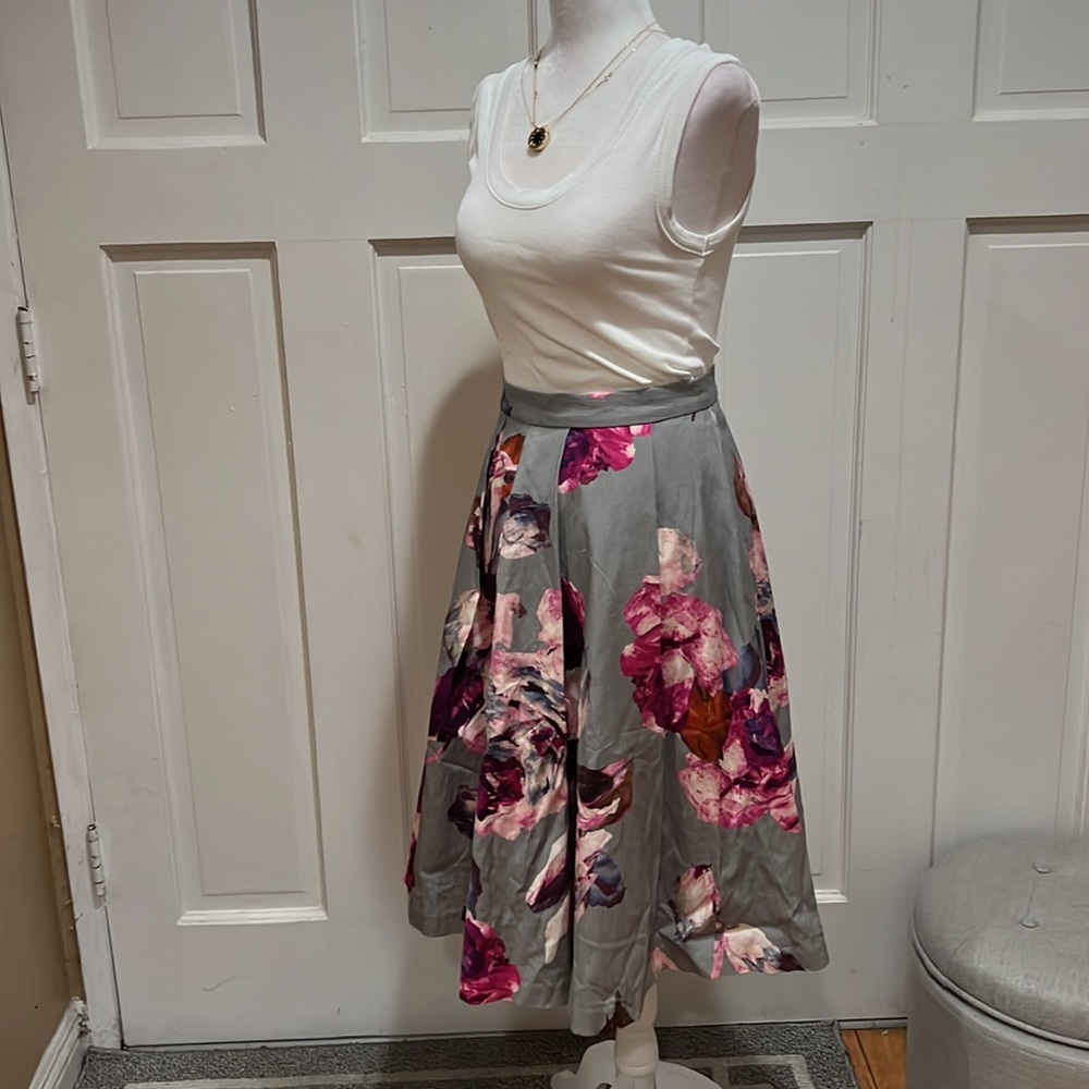 Trina Turk Skirt NWOT - Picture 8 of 11